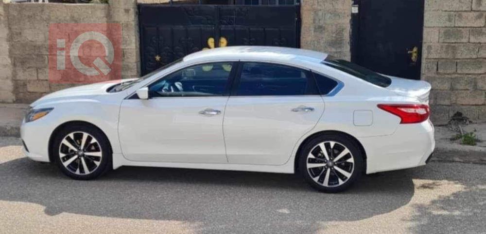 نيسان ألتيما